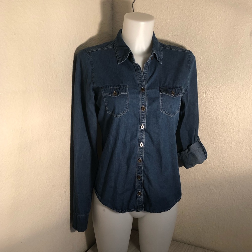 Chic Button Down Shirt 👚